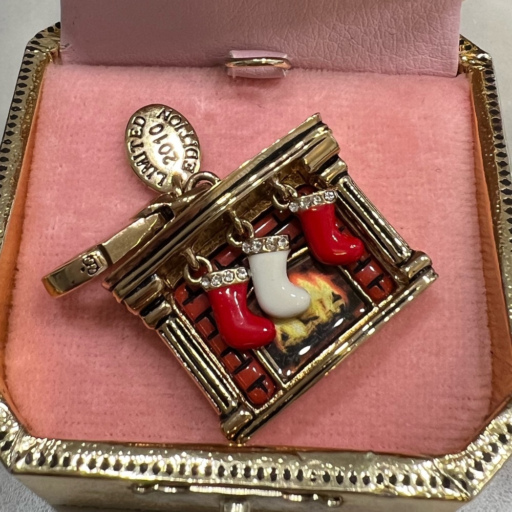 Juicy couture Limited addition, fireplace charm